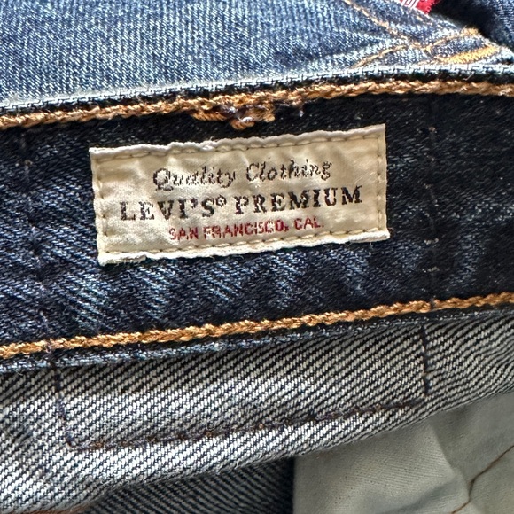 Levi's Dark Blue Cropped Jeans - Picture 3 of 4